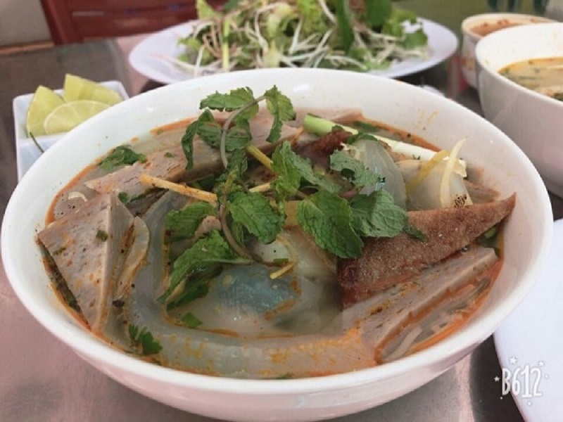 Thưởng Thức Bánh Canh Chả Cá Gò Vấp - Hòa Quyện Hương Vị Đậm Đà