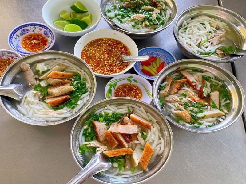 Thưởng Thức Bánh Canh Chả Cá Gò Vấp - Hòa Quyện Hương Vị Đậm Đà