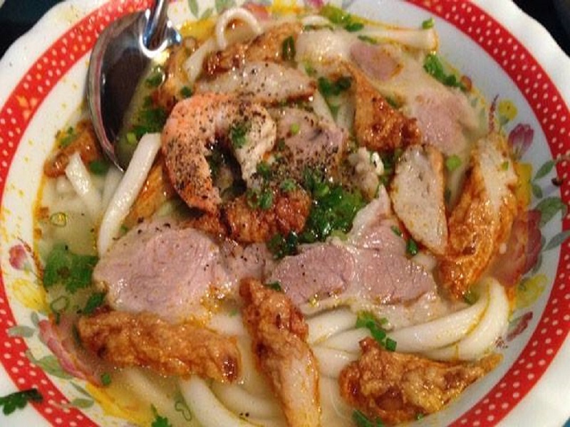 Thưởng Thức Bánh Canh Chả Cá Gò Vấp - Hòa Quyện Hương Vị Đậm Đà